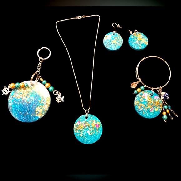 Hand Crafted Jewelry - Handmade Beach Theme Jewelry Set Necklace Earrings Bracelet & Free Keychain! NEW